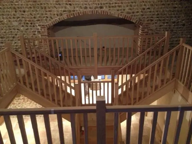 Oak balustrade around a galleried stairwell